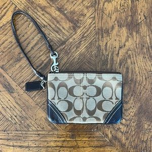 Cutest Coach timeless wristlet